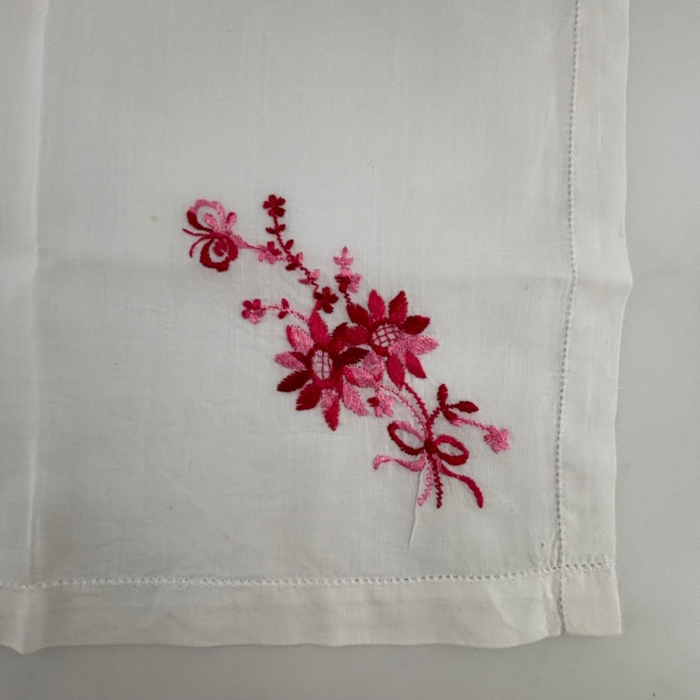 Embroidered Floral Handkerchief White‎ Linen Napkin Accent Trim